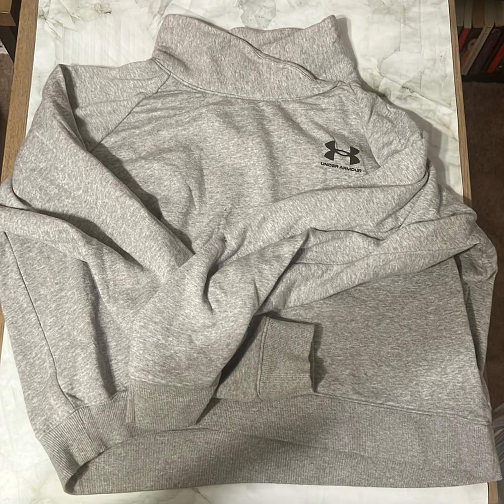 Underarmour Crop Pullover